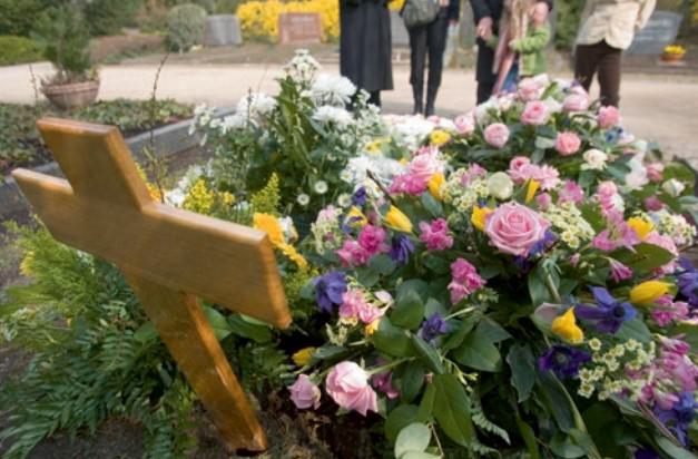 Trauerfeier und Beerdigung in der Kirchengemeinde Stockelsdorf
